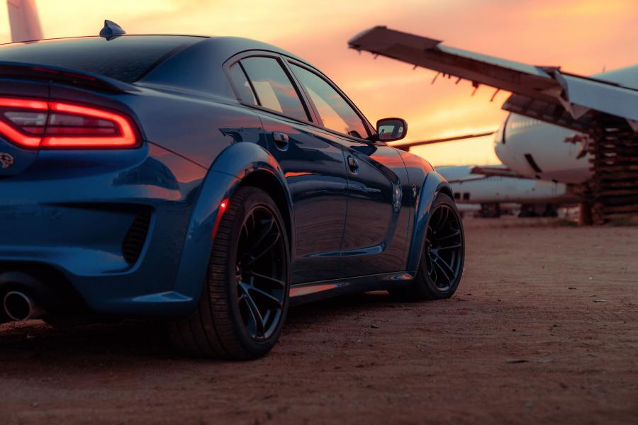 Детали экстерьера Dodge Charger SRT Hellcat Widebody 2019 года  (фото 23 из 93)
